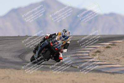 media/Nov-16-2025-Race Pace (Sun) [[8c5fa54630]]/Non Verified Riders (1st 20 Minutes)/6-Turn 12 (2pm)/